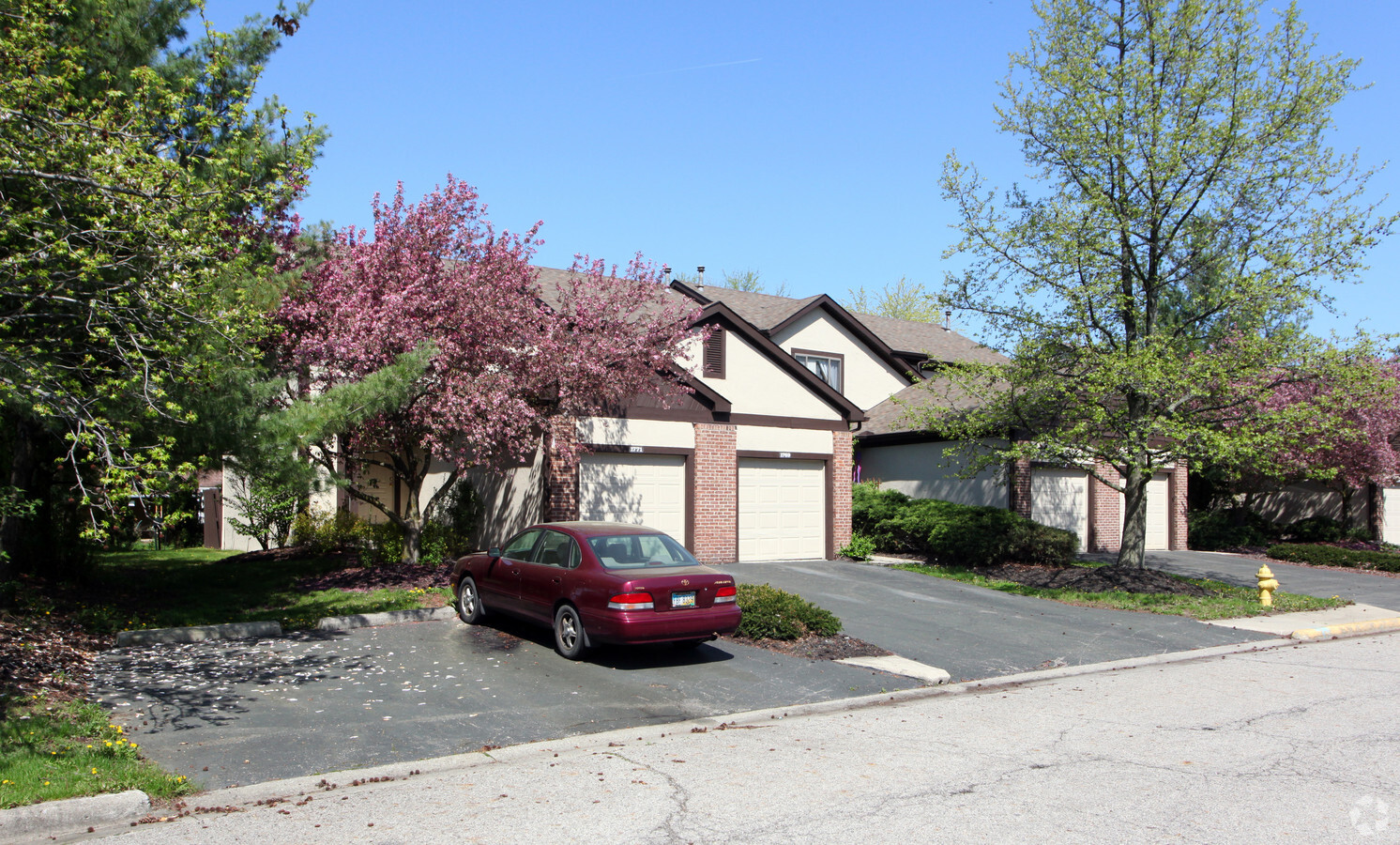 Elmbrook Village Apartments - Elmbrook Village Apartments