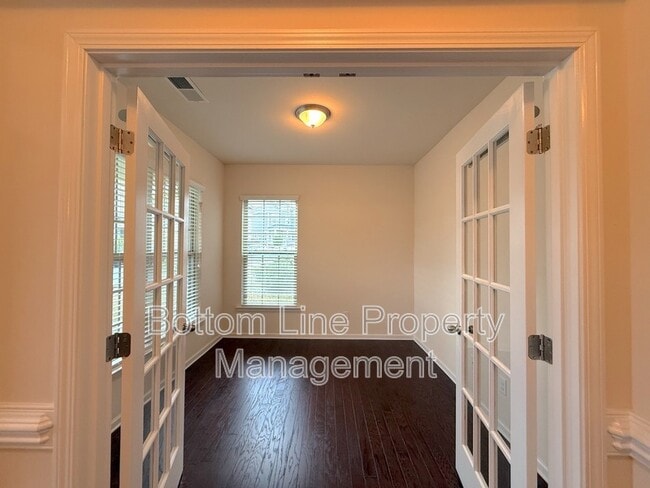 Photo - 4074 Whittier Ln