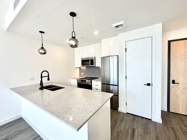 Building Photo - 130 NE 23rd St Unit A5