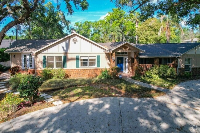 Building Photo - 1905 Seminole Trail Rental