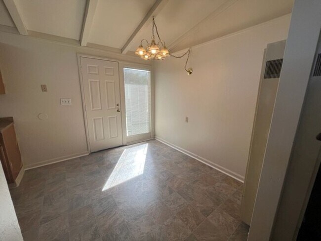 5725 El Campo Way