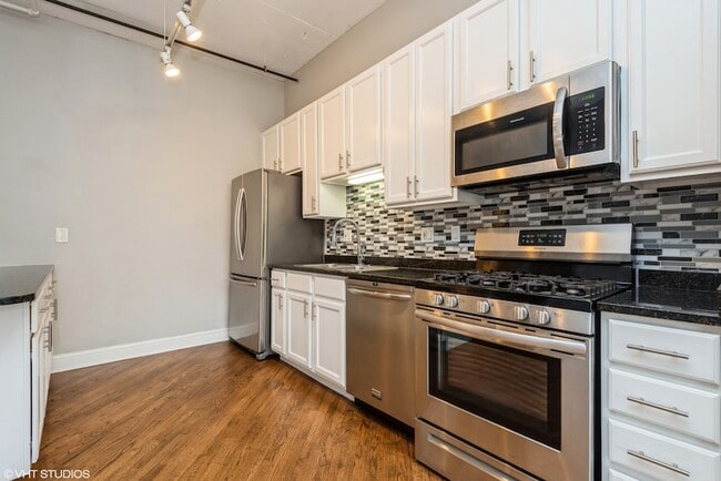 Photo - 6 S Laflin St Unit 523