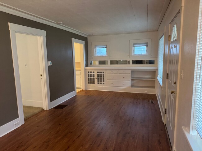 Photo - Charming 2 Bedroom 1 Bathroom Located in the Heart of the Beaumont-Wilshire Area!!