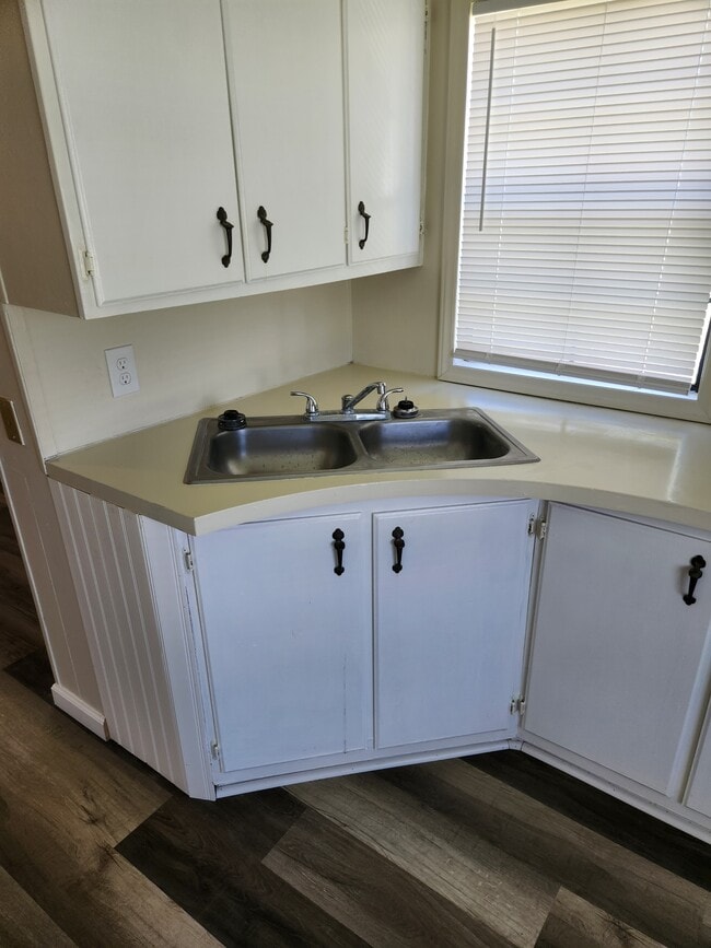 Photo - 180 Dixon Rd