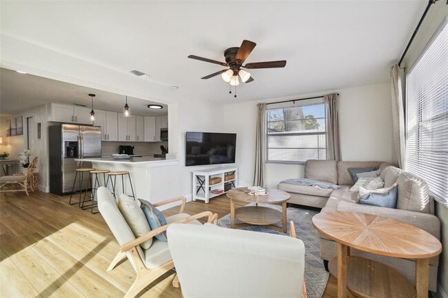 Photo - 1411 Coppertree Dr