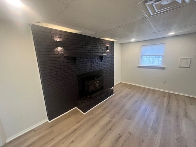 Photo - 4BR/1Ba house-Ready to make your new home!