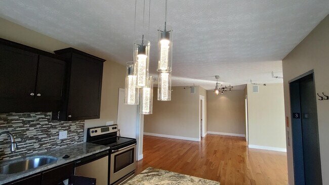 Photo - 236 Main St Unidad 3