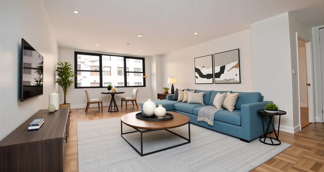 449 W 50th St