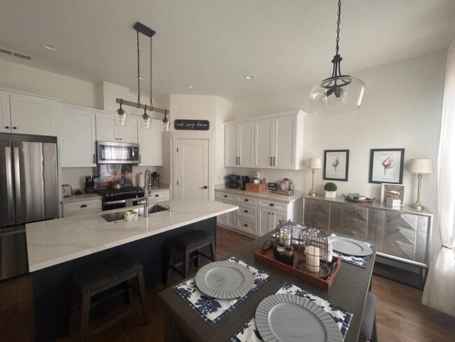 Photo - 307 Talons Dr