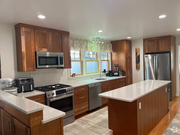 Building Photo - 8 Goodman Rd Unit 1 Rental