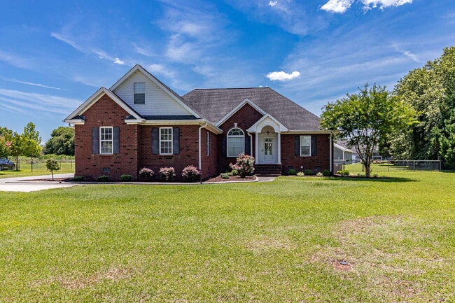 Building Photo - SPACIOUS Brick Home in Lane Tree (Goldsboro)! 3 Bedroom | 2 Bath w/ Bonus Room & 2-Car Garage