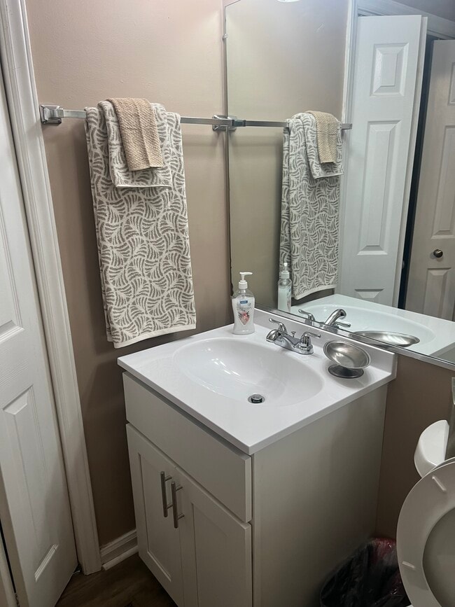 Photo - 407 Elmhurst Ave