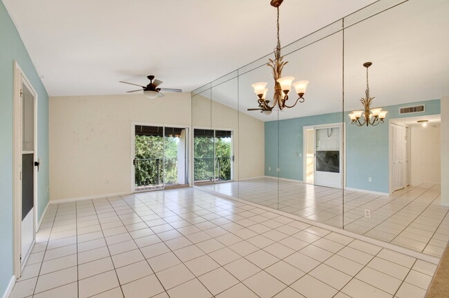 Photo - 179 Waterside Dr