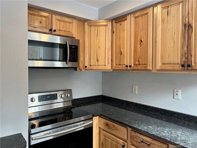 Photo - 64 Beaumont Hwy Unit B