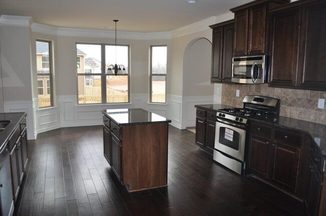 Photo - 1455 Forest Brook Trail