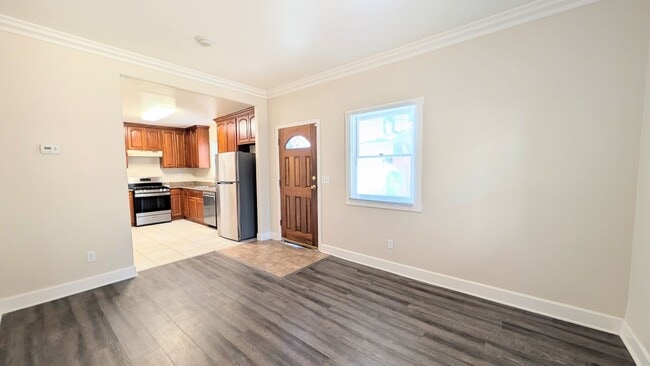 Photo - GREAT DOWNTOWN LOCATION!! GATED PARKING!