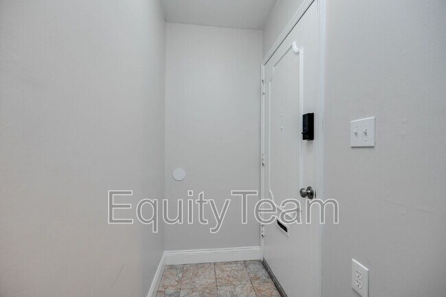 Photo - 7833 Kirkland Dr