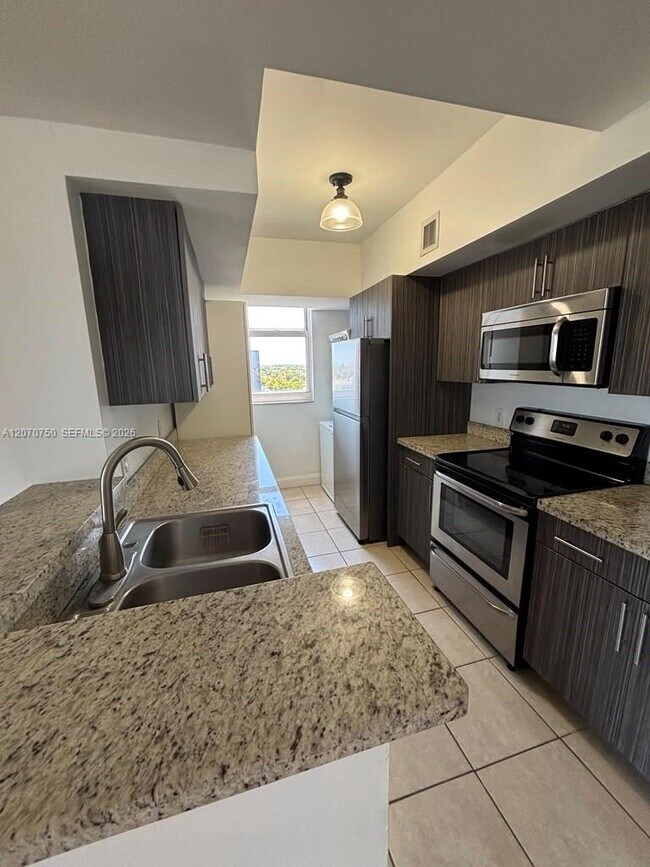 5077 NW 7th St Unit 917