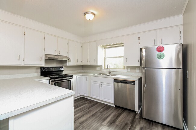 Photo - 3100 Buckeye Dr