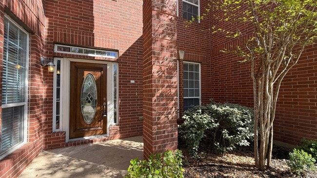 Building Photo - 8610 Rising Oak Ln