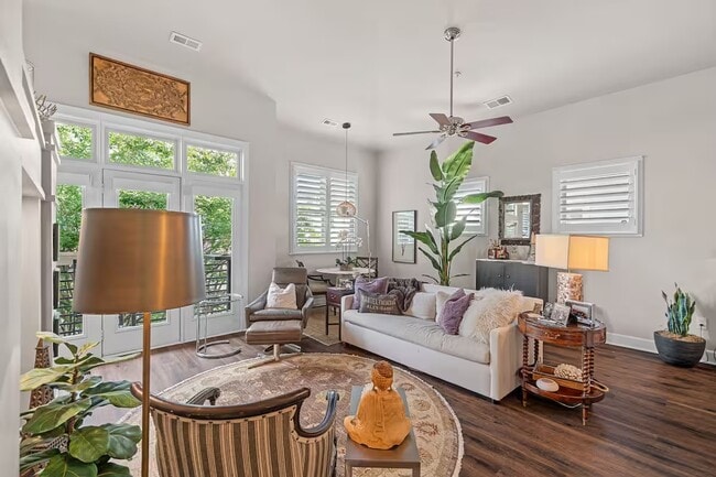 Photo - 635 N Alexander St Unit 0