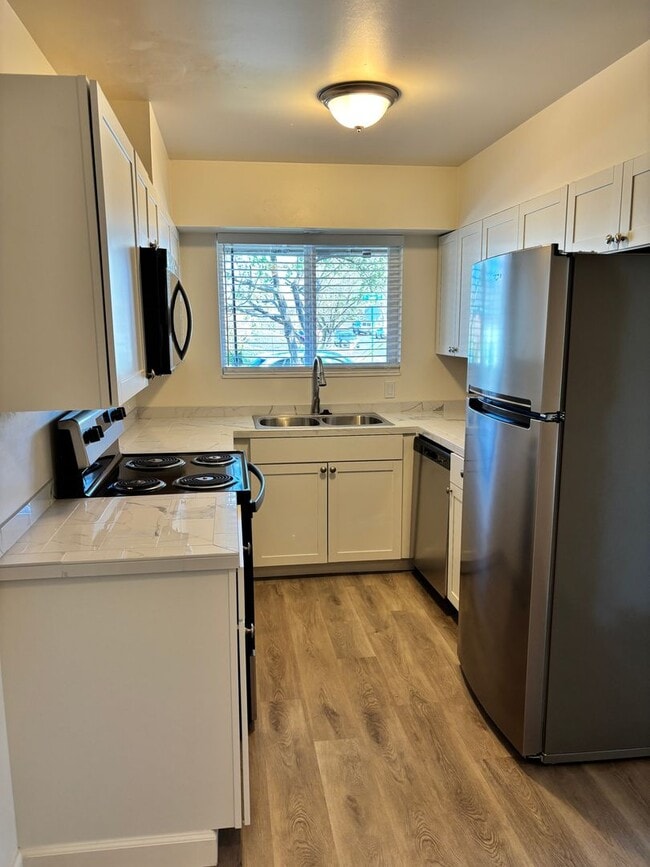 Photo - 840 Unit 850