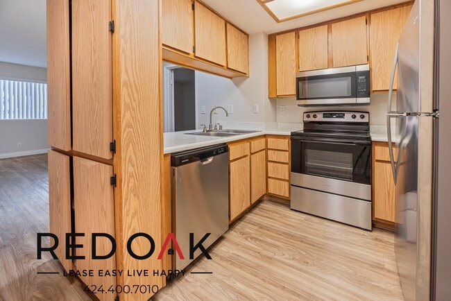 Photo - 18700 Florida St Unidad 304