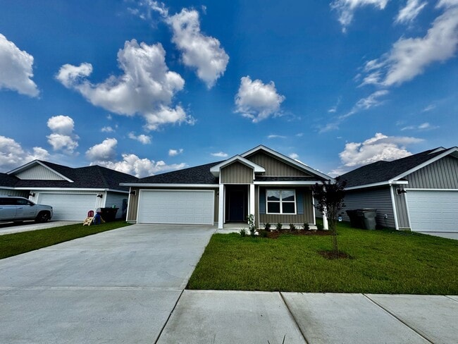 Building Photo - 2107 Sandhill St