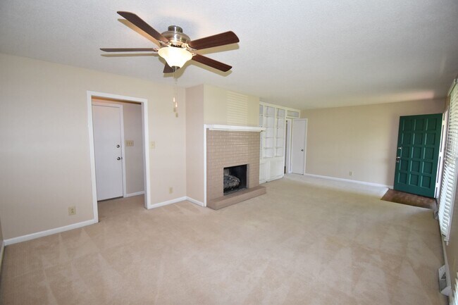 Photo - 3049 Westchester Dr