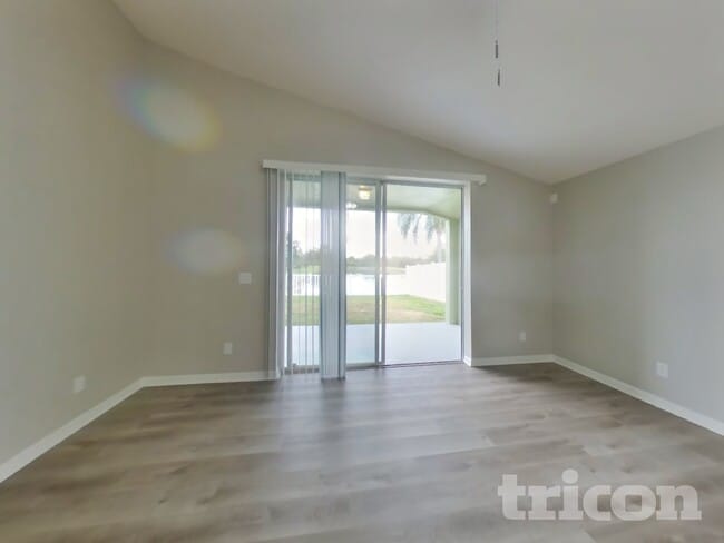 Photo - 31136 Whinsenton Dr