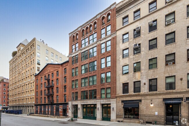 The Laight House Condominium - The Laight House Condominium