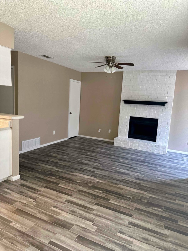 Building Photo - 4913 Jamesway Rd