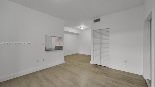 Photo - 2421 NW 96th Terrace Unidad 20I