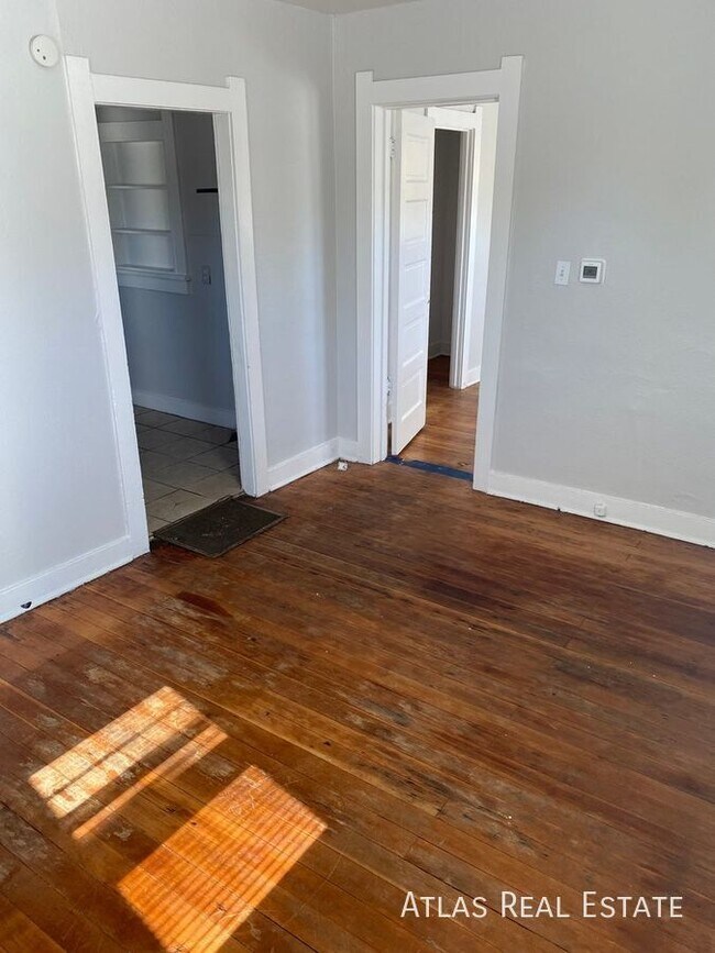 October Rent FREE! Wonderful Recently Upda... Apartment Brighton, CO