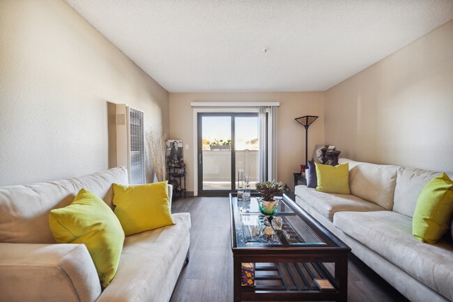 Photo - Seaview Plaza