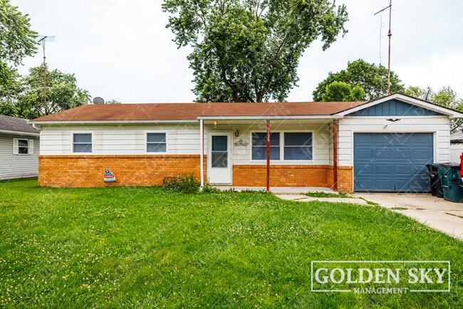 Building Photo - 3129 S Opechee Dr