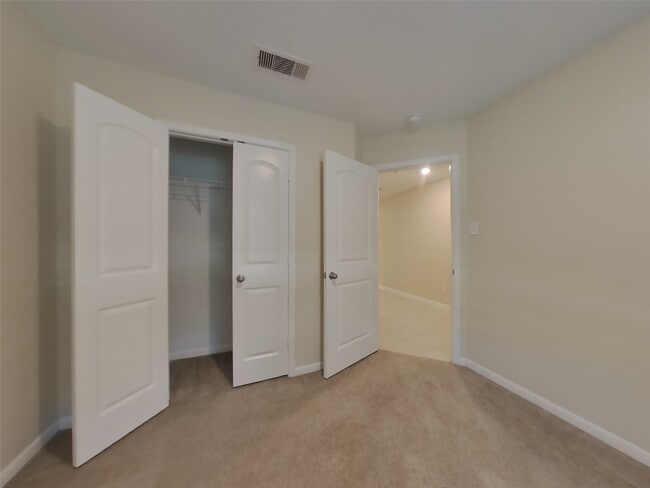 Building Photo - 821 Painted Bison Dr