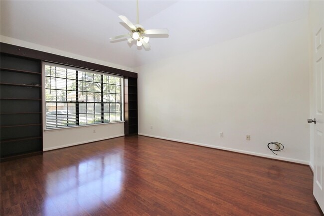 Photo - 10419 Pearl Dr