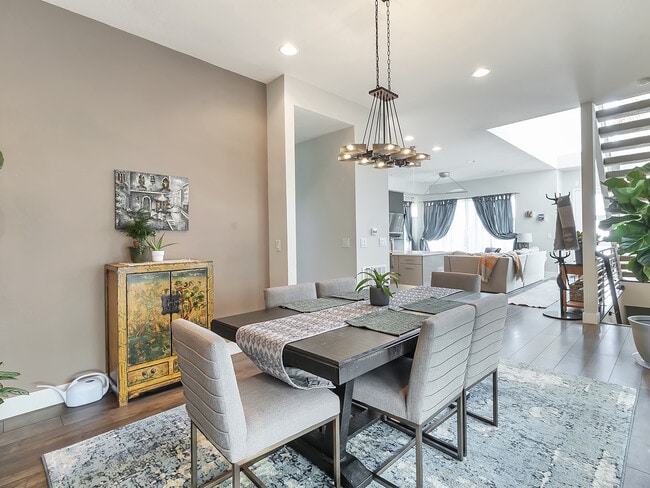 Photo - 1962 W 67th Plz