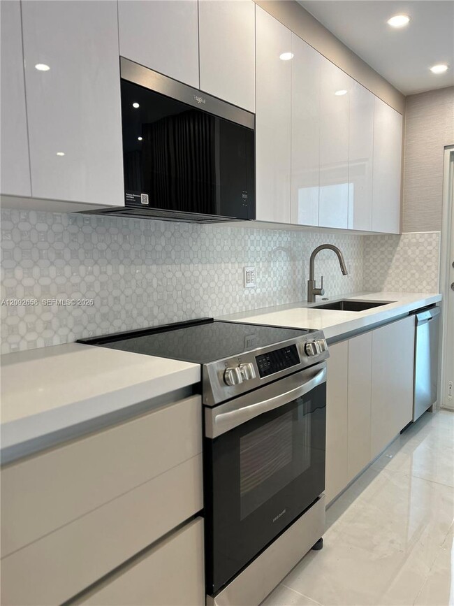 Photo - 2430 NE 135th St Unit 201