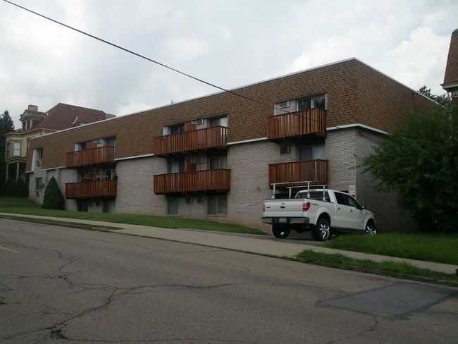 Teece Apartments