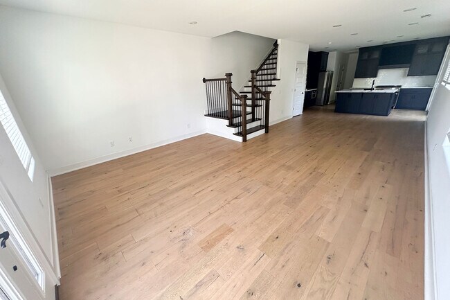 Photo - 933 W Holly St
