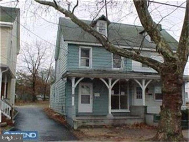 Photo - 204 Washington St House