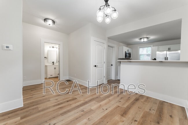 Building Photo - 874 Fletcher Ave Unit B