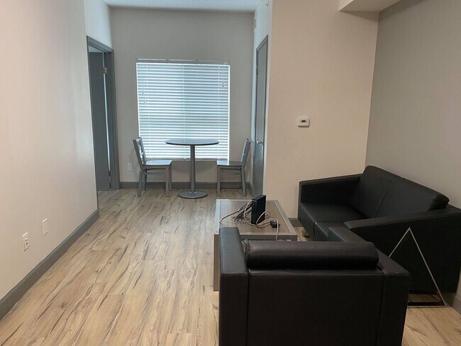 Photo - 258C-258C Sunview St