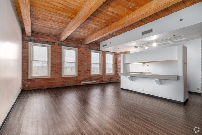 1BR, 1BA - 716SF - Living Room - Nettleton Commons Apartments