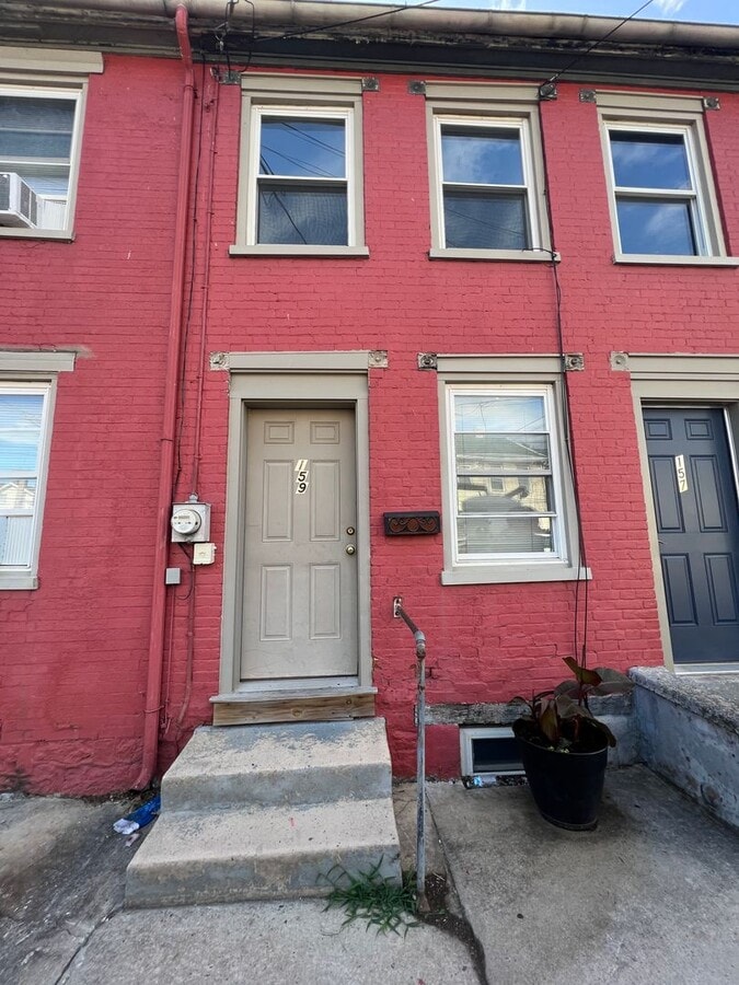 157 &amp; 159 N West - 157 &amp; 159 N West Unit 159