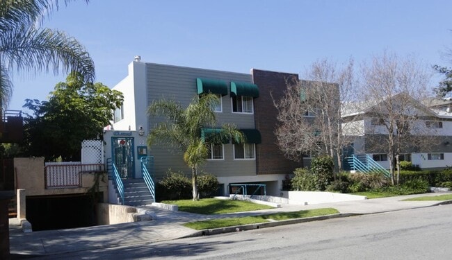319 Concord St