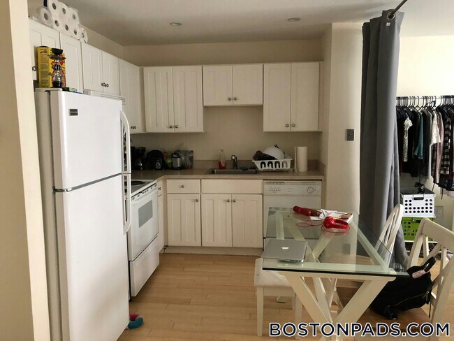 Photo - 40 Boylston St Unidad 704