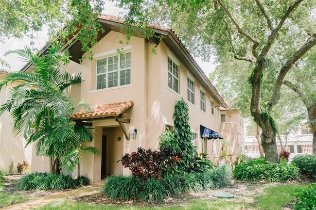 Photo - 483 Menendez Ave